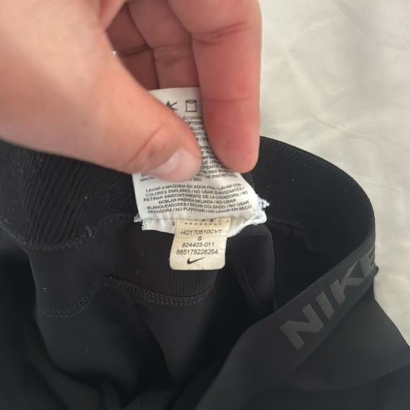 Nike Black Compression Shorts (Size S) - Picture 3 of 4